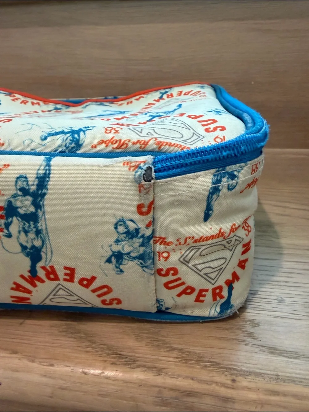 Simple Modern Kids' Cream Backpack & Lunch Bag Set with Blue and Red Accents
